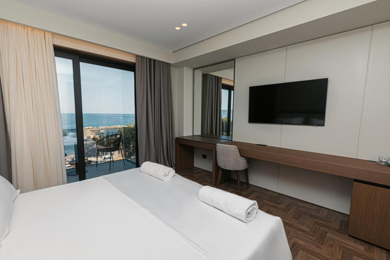 Mazarine Hotel, Vlore, Albania Radhimë エクステリア 写真