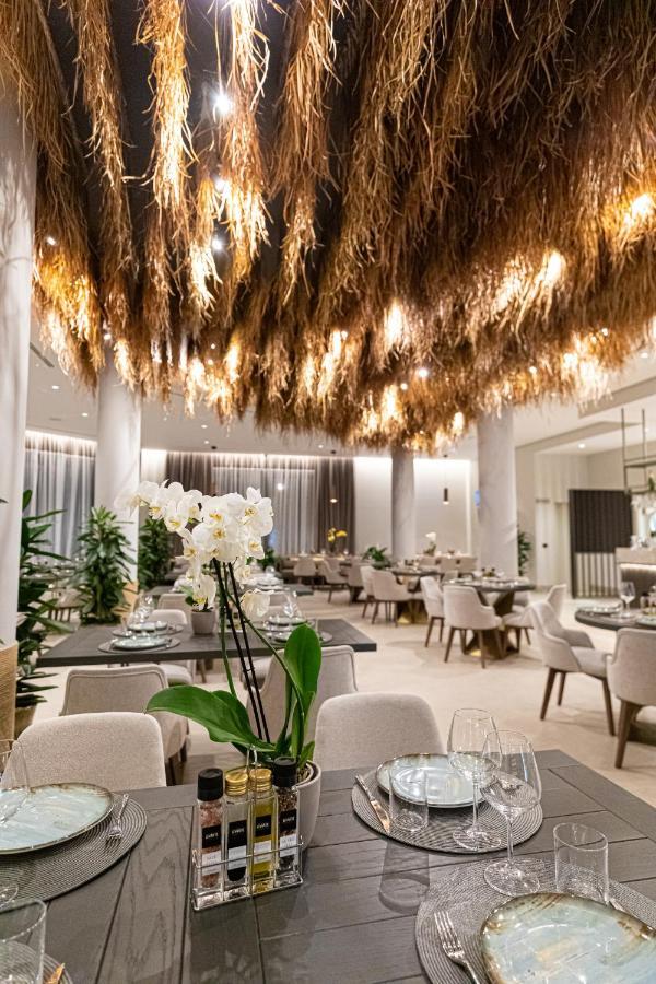 Mazarine Hotel, Vlore, Albania Radhimë エクステリア 写真